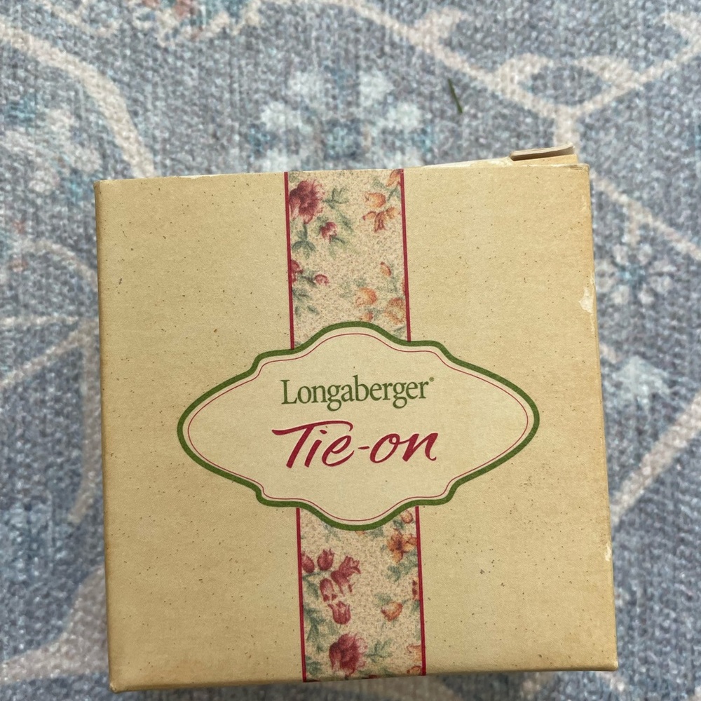 Longaberger Basket with Floral Liner and Wooden Lid - Picture 9 of 13